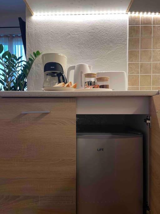 Cozy Studio Apartment ファリラキ エクステリア 写真