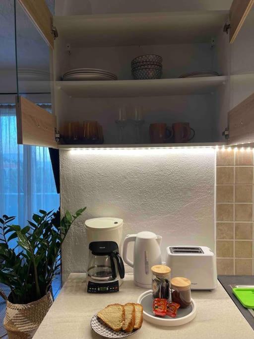 Cozy Studio Apartment ファリラキ エクステリア 写真